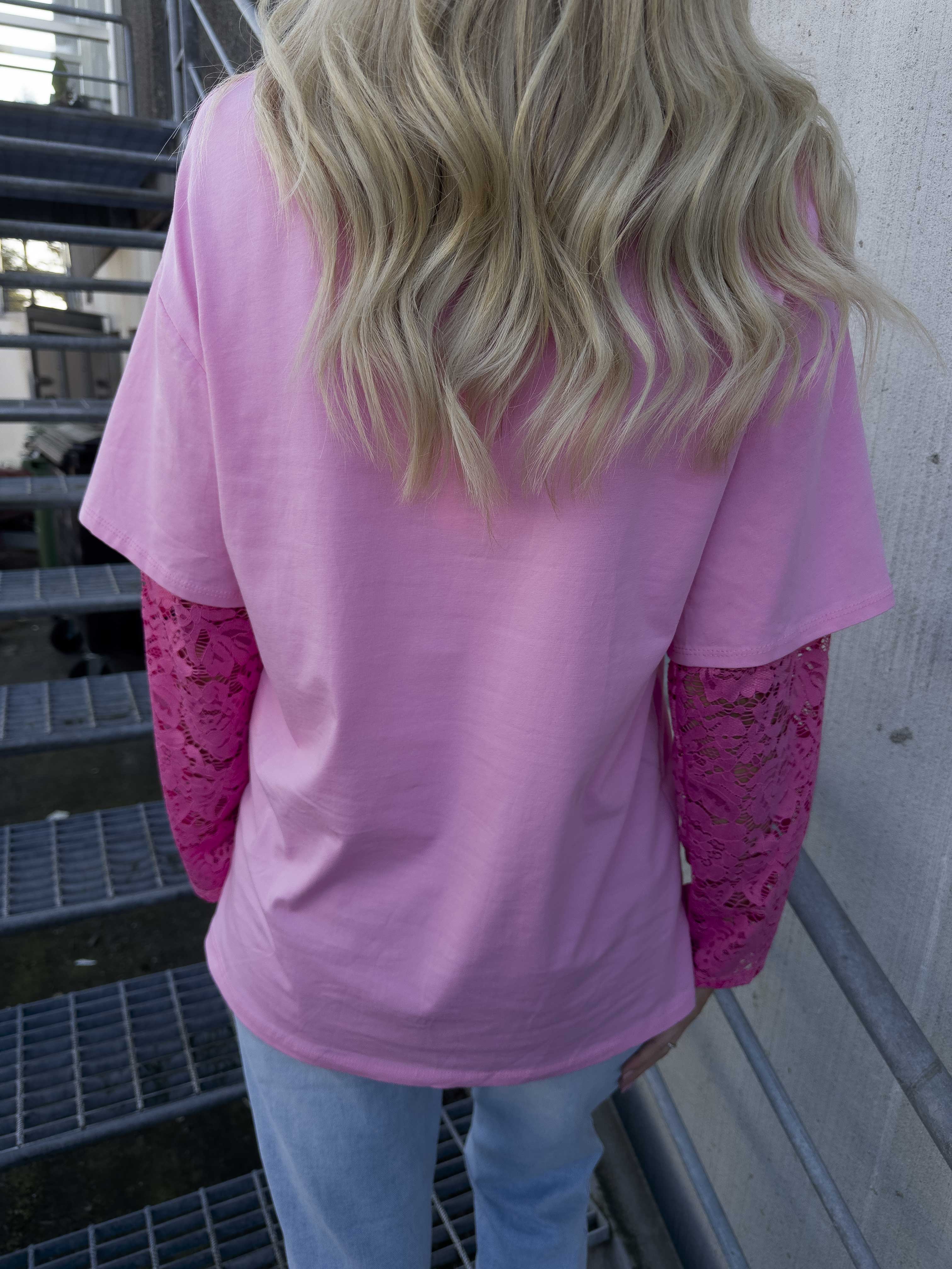 Valerie - T-shirt i bomuld med lange blonde ærmer